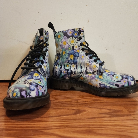 Dr Martens Blue Drippy Floral Boots SIZE 8 - Picture 1 of 5